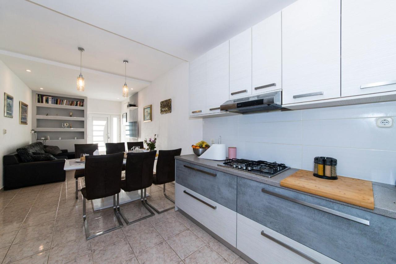 Апартаменты Apartman Luka Vila Vesa Promajna With Jacuzzi & Garden Экстерьер фото