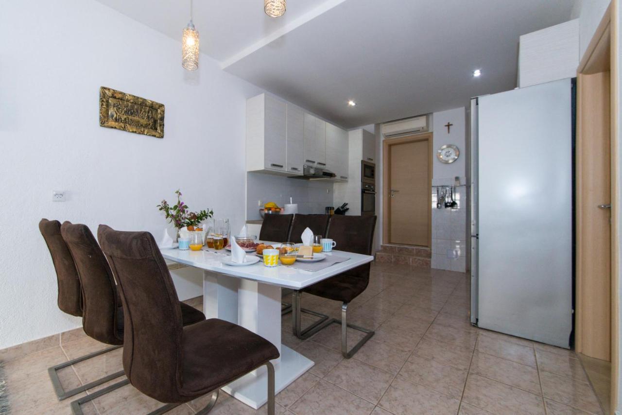 Апартаменты Apartman Luka Vila Vesa Promajna With Jacuzzi & Garden Экстерьер фото
