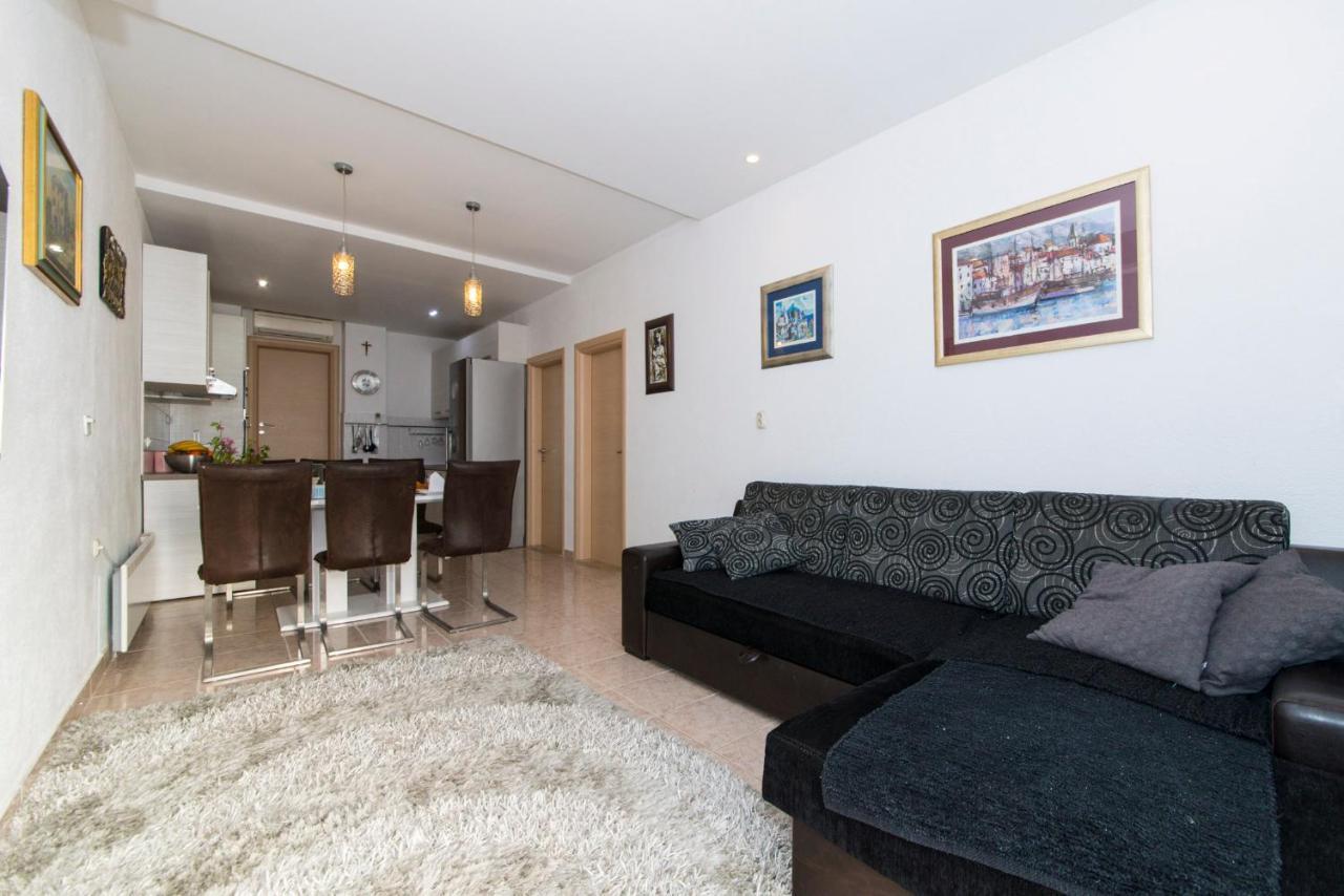 Апартаменты Apartman Luka Vila Vesa Promajna With Jacuzzi & Garden Экстерьер фото